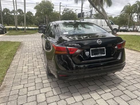 Used 2025 Nissan Altima 2.5 S FWD image 35