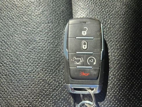 Used 2022 RAM 1500 Laramie AWD/4WD image 28
