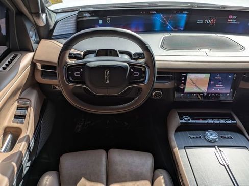 Certified 2025 Lincoln Navigator Black Label AWD/4WD image 17