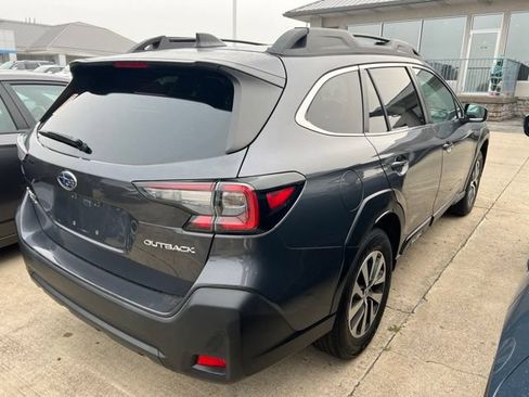 Used 2023 Subaru Outback Premium AWD/4WD image 3