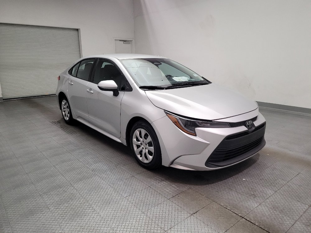 Used 2025 Toyota Corolla LE FWD image 13