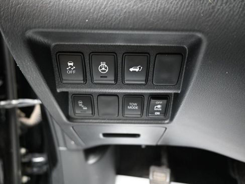 Used 2020 Nissan Pathfinder SL AWD/4WD image 12