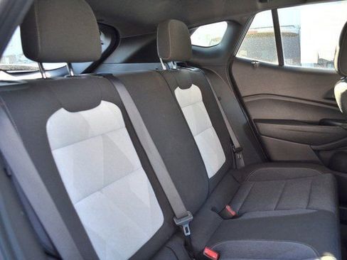 Used 2024 Chevrolet Trax RS image 33