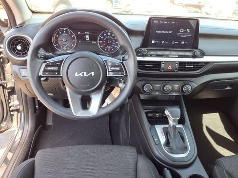 Certified 2022 Kia Forte LXS FWD image 12