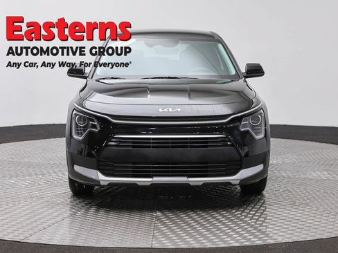 Used 2025 Kia Niro LX FWD image 2