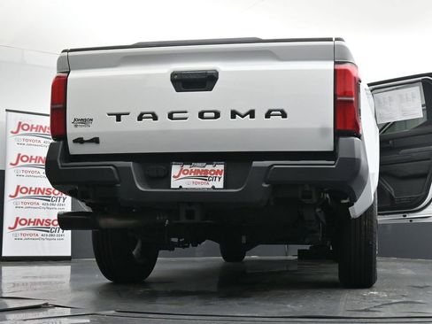 Used 2024 Toyota Tacoma SR AWD/4WD image 43