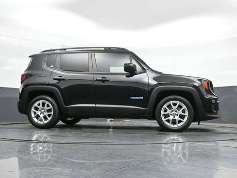 Used 2019 Jeep Renegade Latitude FWD image 35