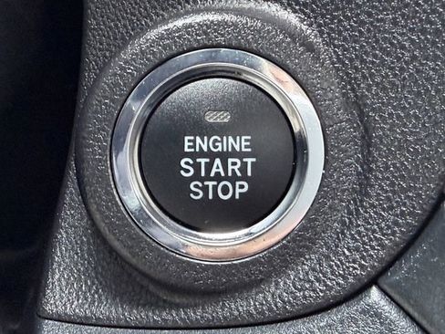 Used 2025 Subaru Outback Limited image 19