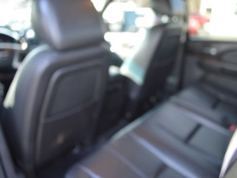 Used 2011 GMC Sierra 3500 SLT w/ SLT Convenience Package AWD/4WD image 18