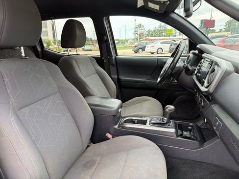 Used 2017 Toyota Tacoma TRD Off-Road w/ Tow Package RWD image 15