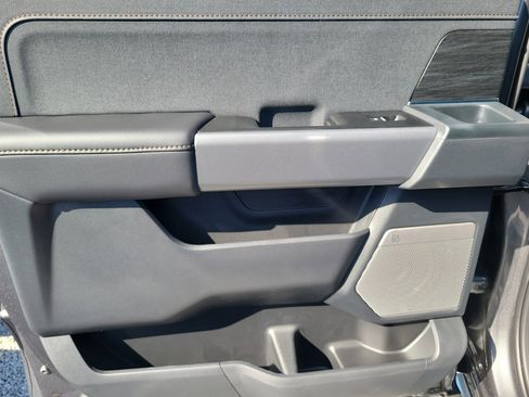 New 2025 Ford F150 Lariat w/ Equipment Group 501A Mid image 8