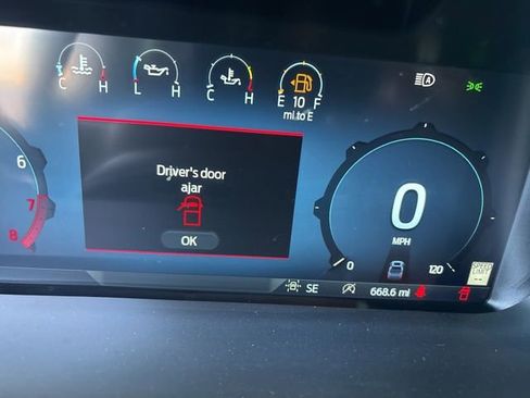 Used 2025 Ford F150 Lariat w/ Equipment Group 501A Mid image 10