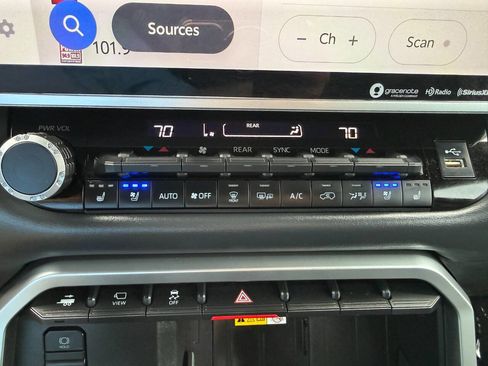 Used 2024 Toyota Sequoia Platinum AWD/4WD image 52