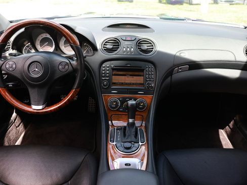 Used 2009 Mercedes-Benz SL 550 w/ Premium I Pkg image 2