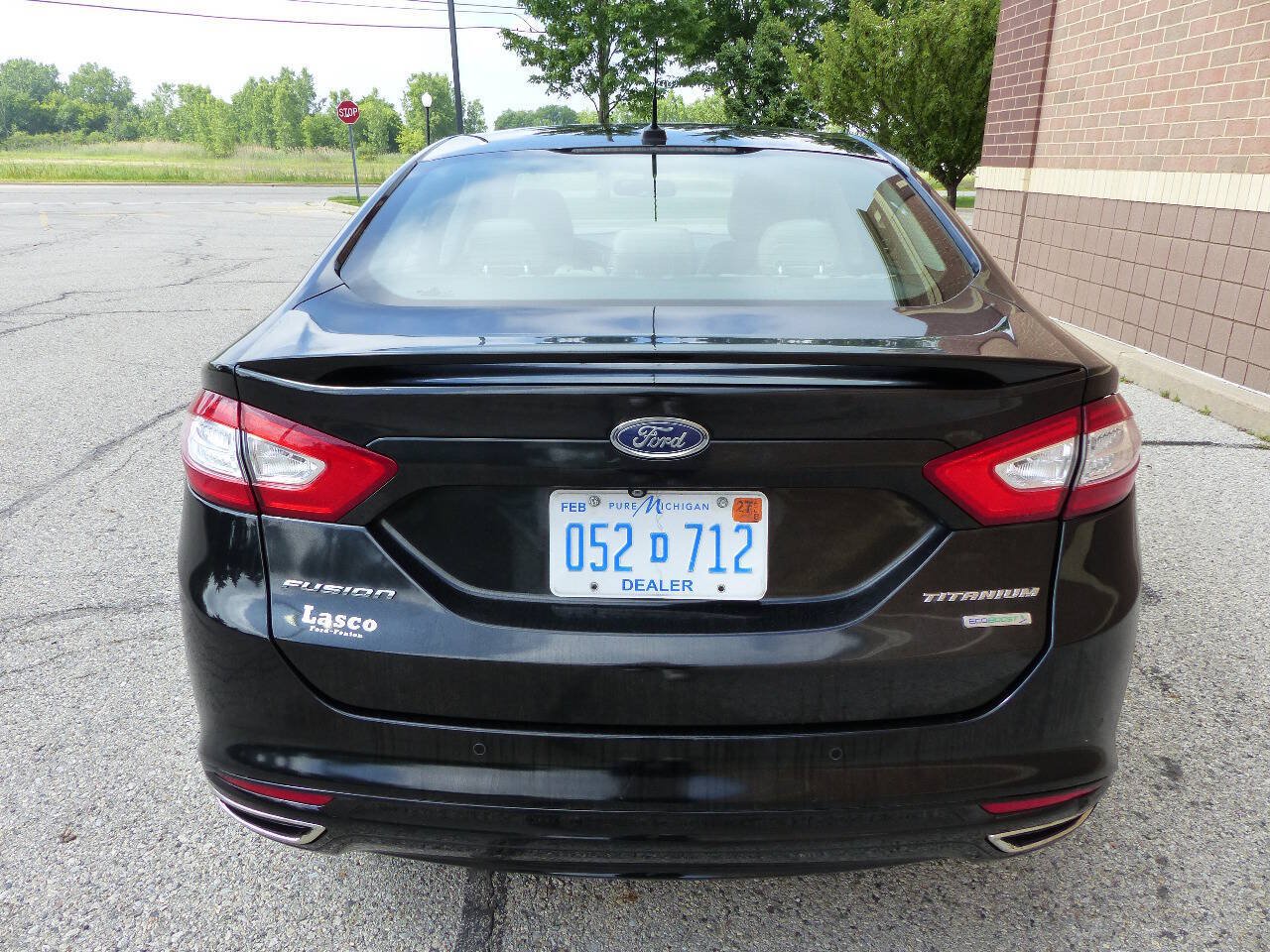 Used 2016 Ford Fusion Titanium FWD image 8