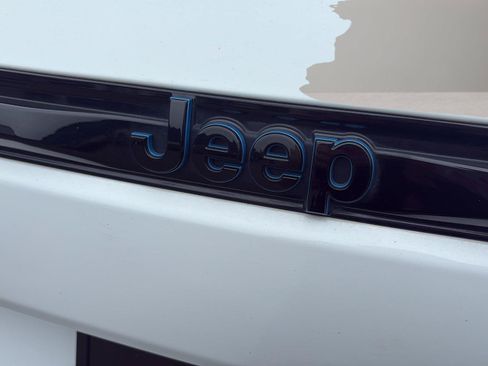Used 2022 Jeep Grand Cherokee Trailhawk AWD/4WD image 56