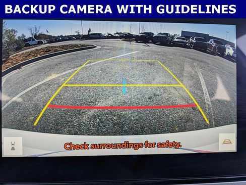 Used 2025 Toyota Camry SE image 3