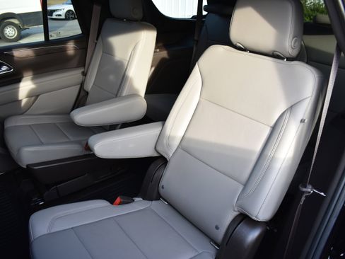 Used 2022 Chevrolet Tahoe LT w/ Luxury Package image 28