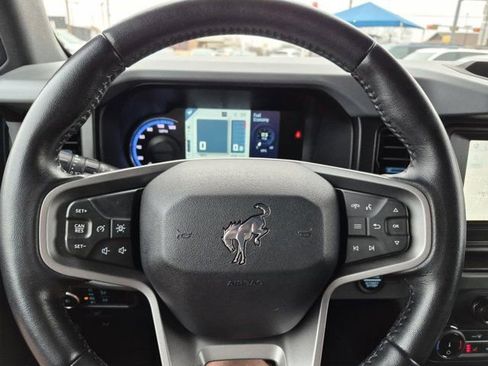 Used 2022 Ford Bronco Black Diamond w/ Sasquatch Package image 18