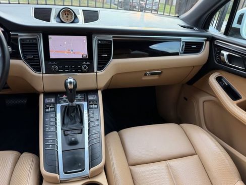 Used 2017 Porsche Macan S image 10