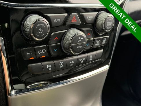 Used 2021 Jeep Grand Cherokee Limited w/ Premium Lighting Group AWD/4WD image 23