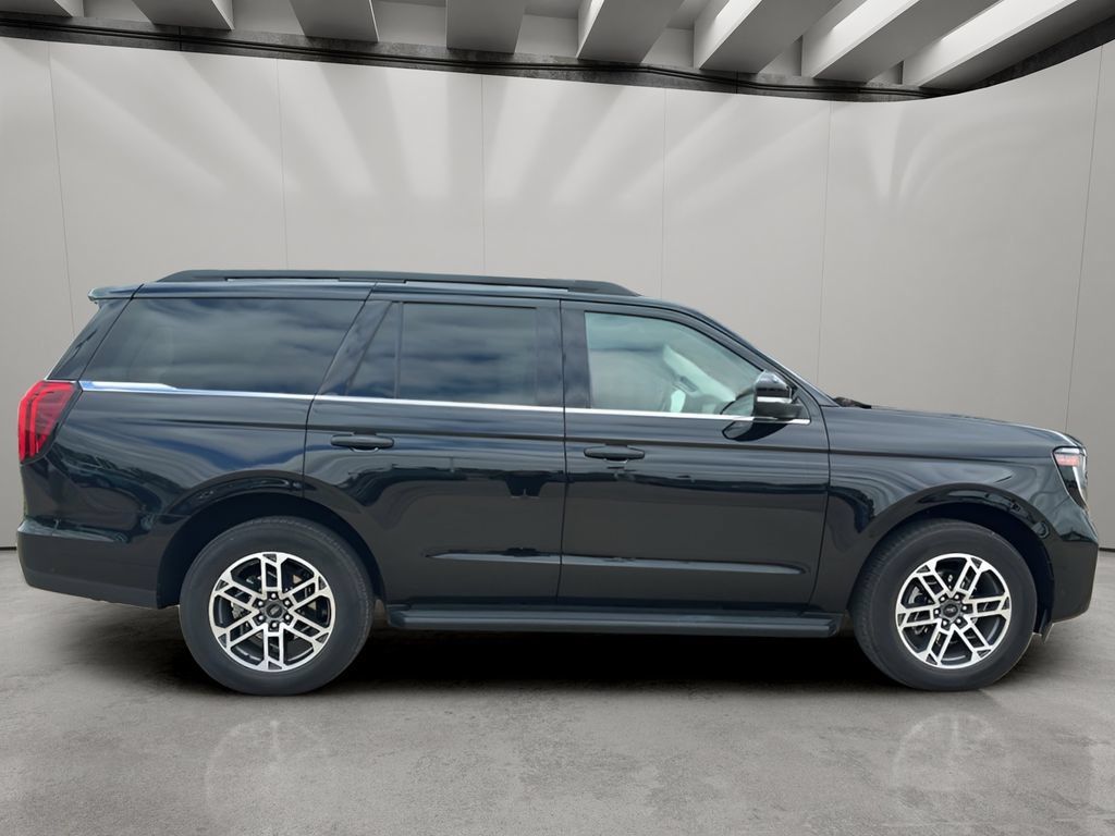 Used 2025 Ford Expedition Active AWD/4WD image 11