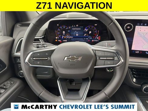 Used 2025 Chevrolet Suburban Z71 AWD/4WD image 17