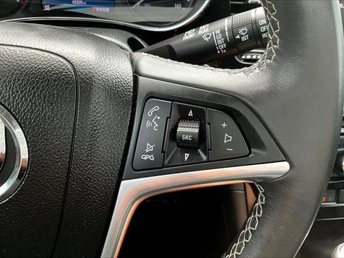 Used 2022 Buick Encore Preferred image 21