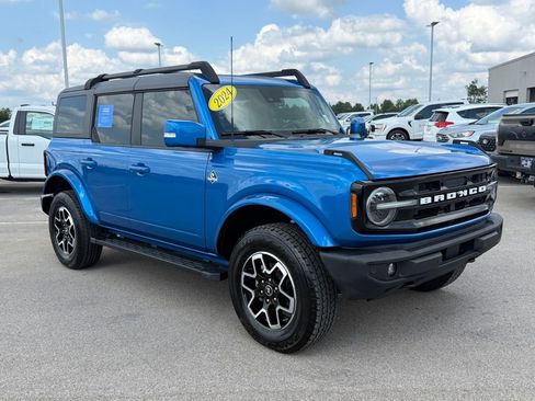 Used 2024 Ford Bronco Outer Banks image 2