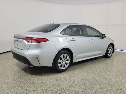 Used 2026 Toyota Corolla LE FWD image 5