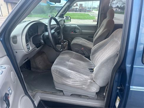 Used 2005 Chevrolet Astro Passenger AWD w/ LT Preferred Equipment Group image 10