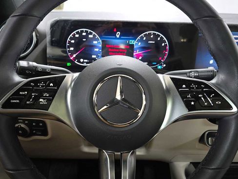 Certified 2026 Mercedes-Benz GLA 250 4MATIC image 27