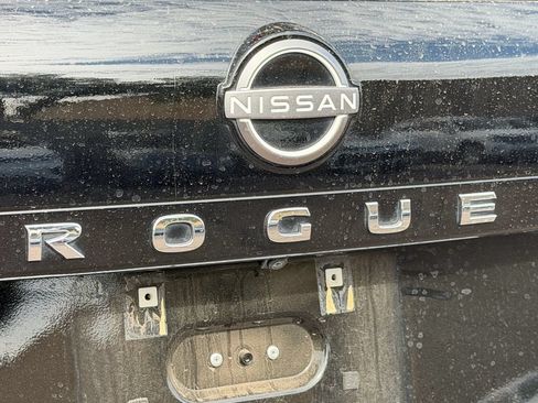 Used 2022 Nissan Rogue SV w/ SV Premium Package FWD image 9