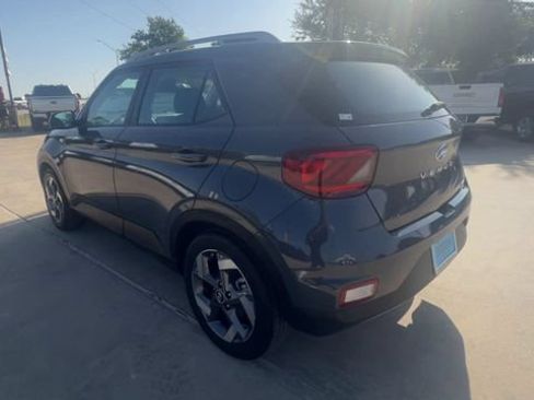 Used 2025 Hyundai Venue SEL FWD image 6