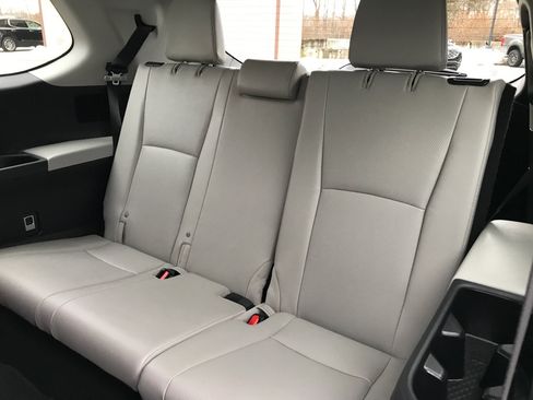 Certified 2024 Toyota Grand Highlander XLE image 26