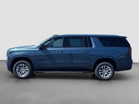 New 2026 Chevrolet Suburban LT w/ Comfort Package AWD/4WD image 3