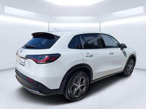 Certified 2024 Honda HR-V EX-L image 3
