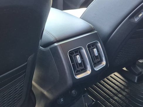 Used 2022 Kia Sorento S FWD image 21