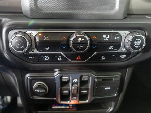 Used 2021 Jeep Wrangler Unlimited Sahara image 21