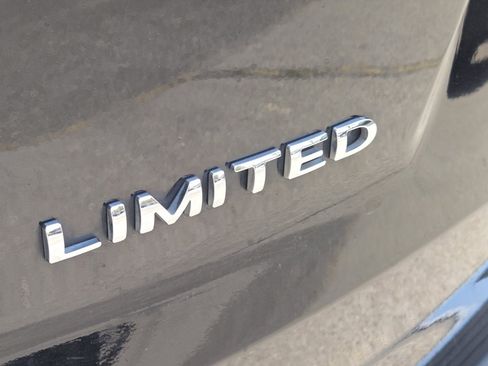Used 2018 Ford Explorer Limited AWD/4WD image 25