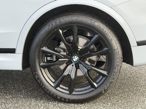 Used 2024 BMW X7 xDrive40i w/ M Sport Package image 13