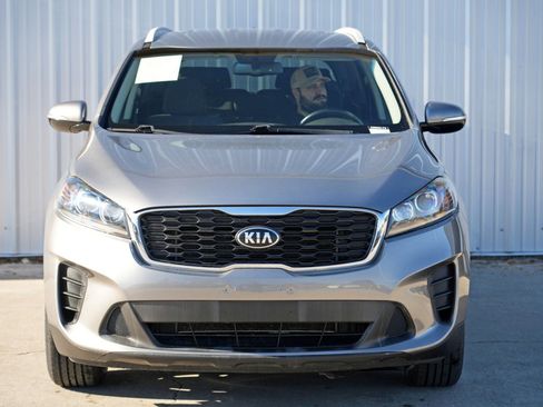 Used 2019 Kia Sorento LX w/ LX Convenience Package image 44