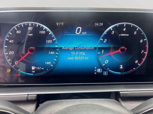 Used 2020 Mercedes-Benz GLE 350 4MATIC w/ Premium Package image 10