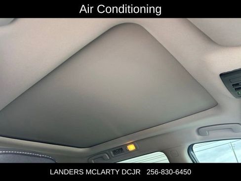 Used 2023 Nissan Pathfinder SV w/ SV Premium Package image 12