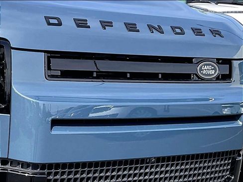 New 2026 Land Rover Defender 110 X-Dynamic SE image 34