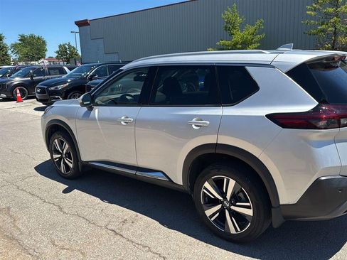 Used 2021 Nissan Rogue SL AWD/4WD image 6