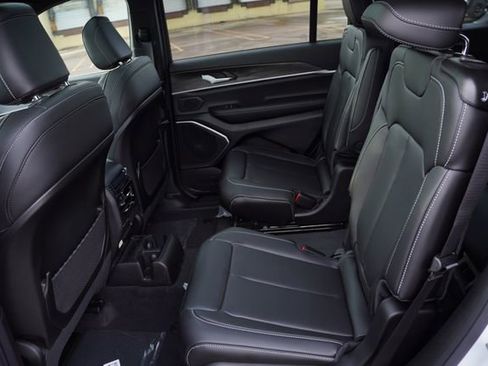 New 2026 Jeep Grand Cherokee L Limited image 11