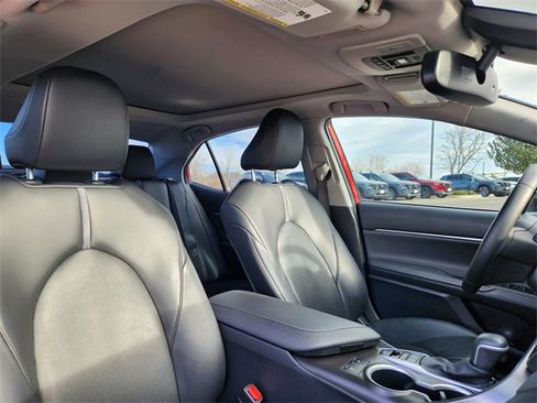 Used 2023 Toyota Camry XLE image 14