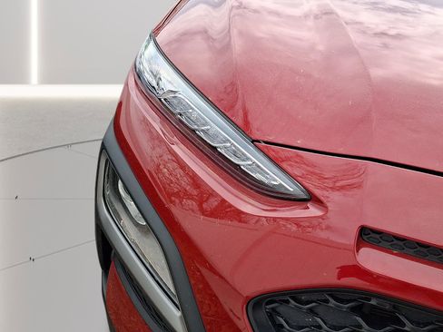 Used 2021 Hyundai Kona SE image 11