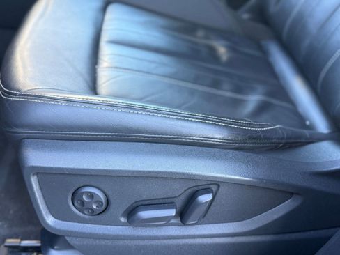 Used 2021 Audi Q5 Premium w/ Convenience Package image 12